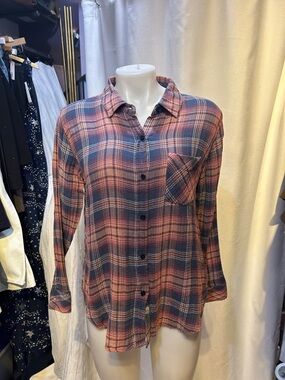 Rails Plaid Button-Up Shirt in Pink and Navy